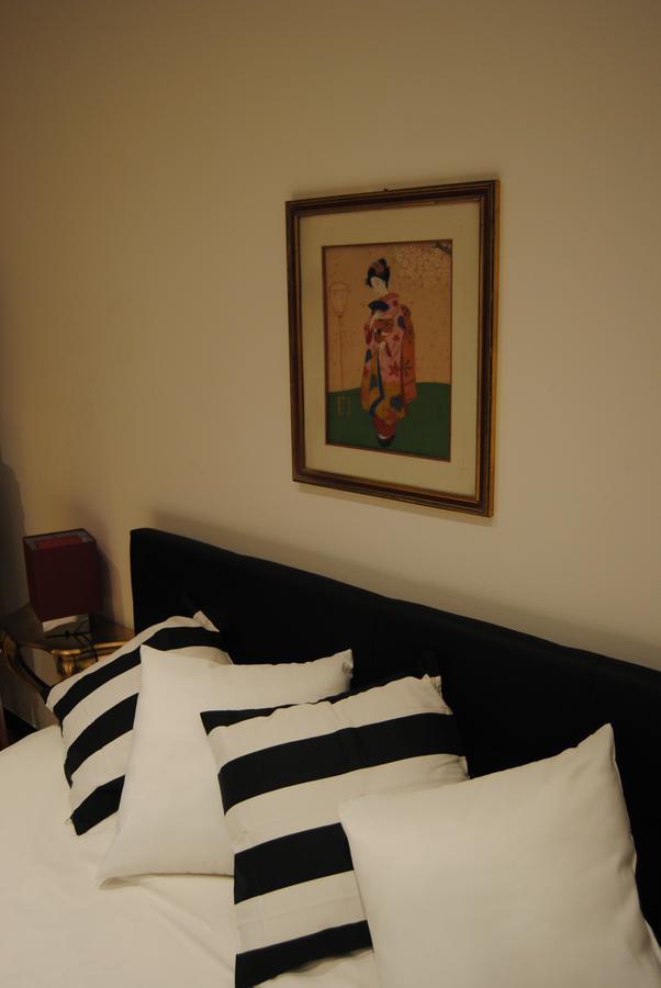 Bb Tube Bed & Breakfast Genoa Bagian luar foto